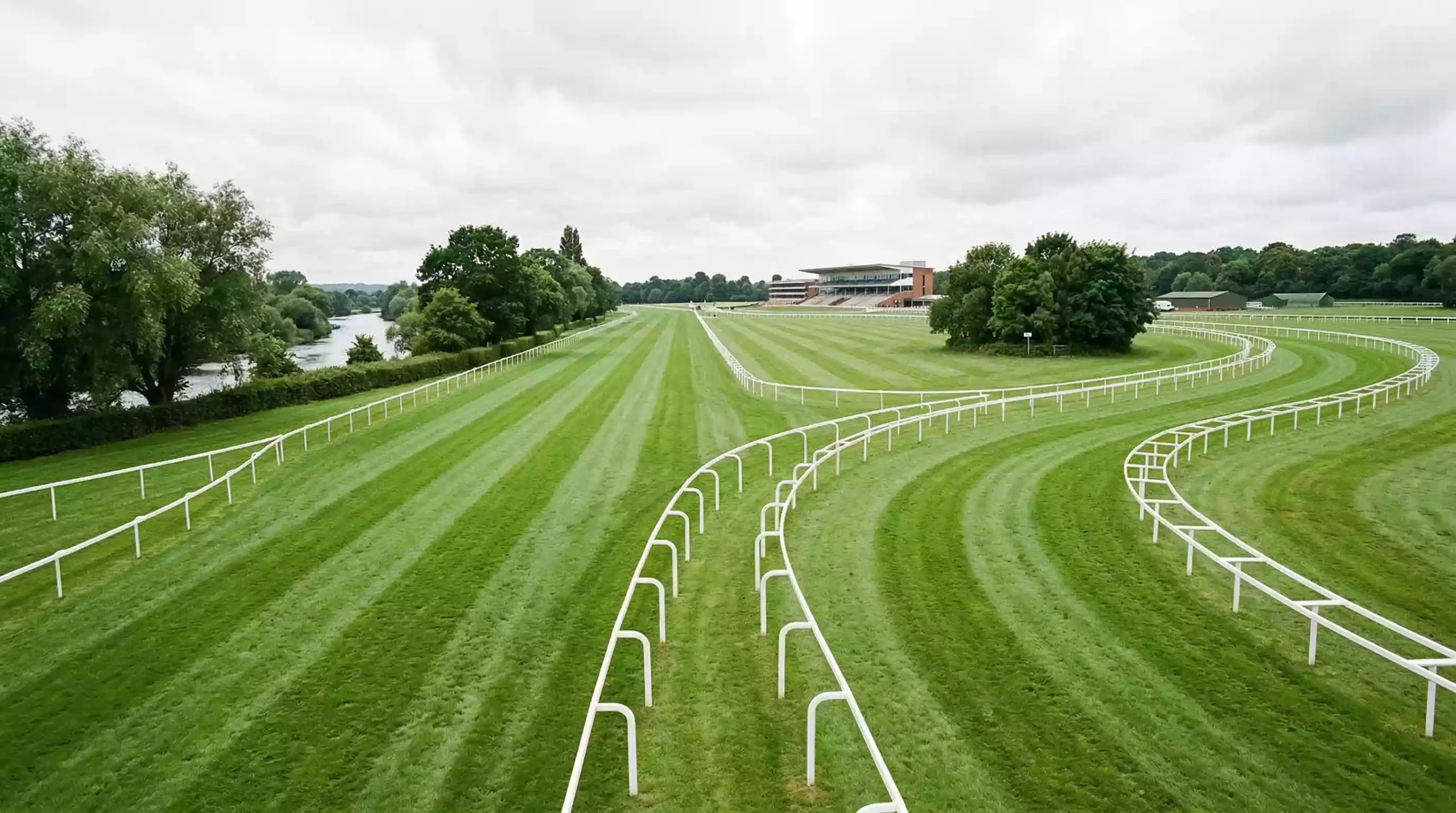 Windsor racecourse figure-of-eight track layout with Thames river in background